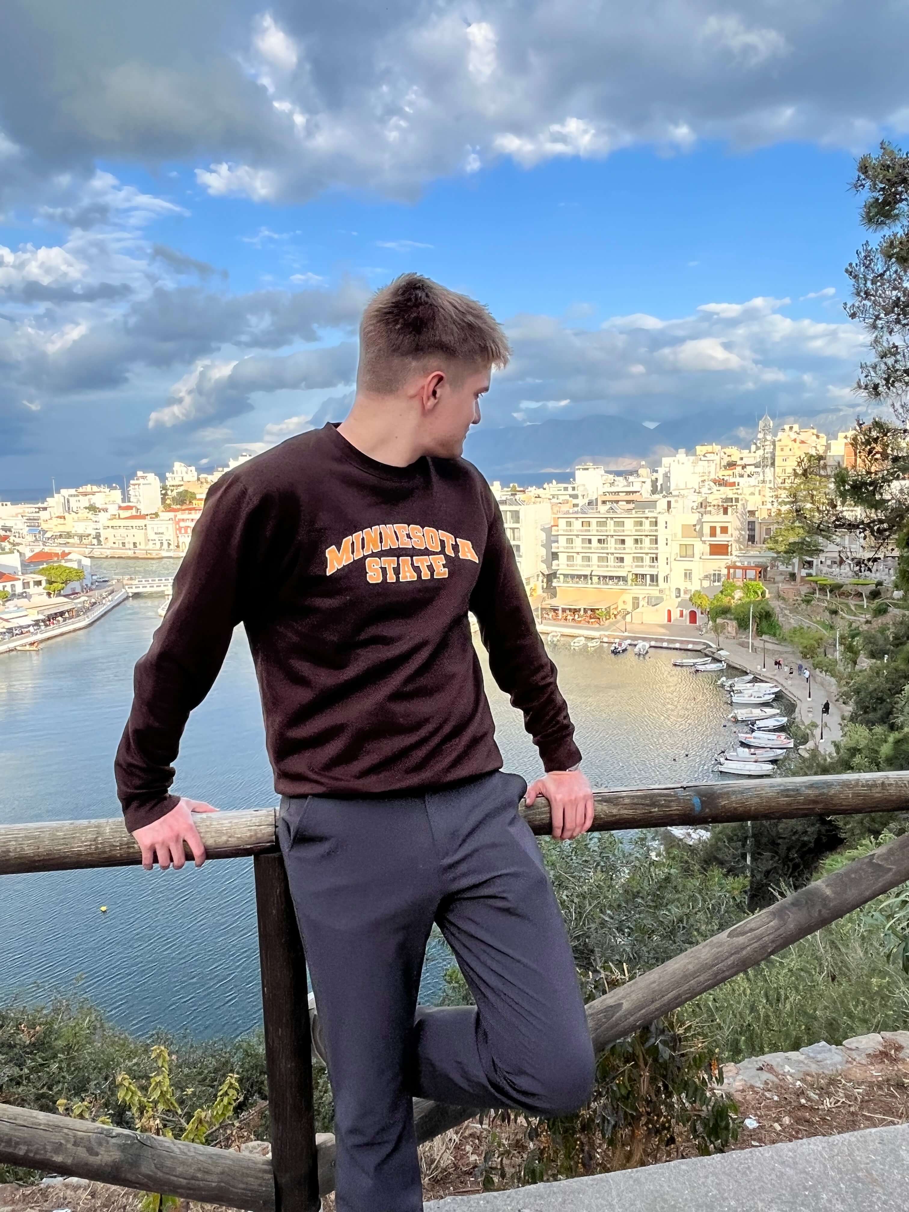 Minnesota State - Brun Sweatshirt