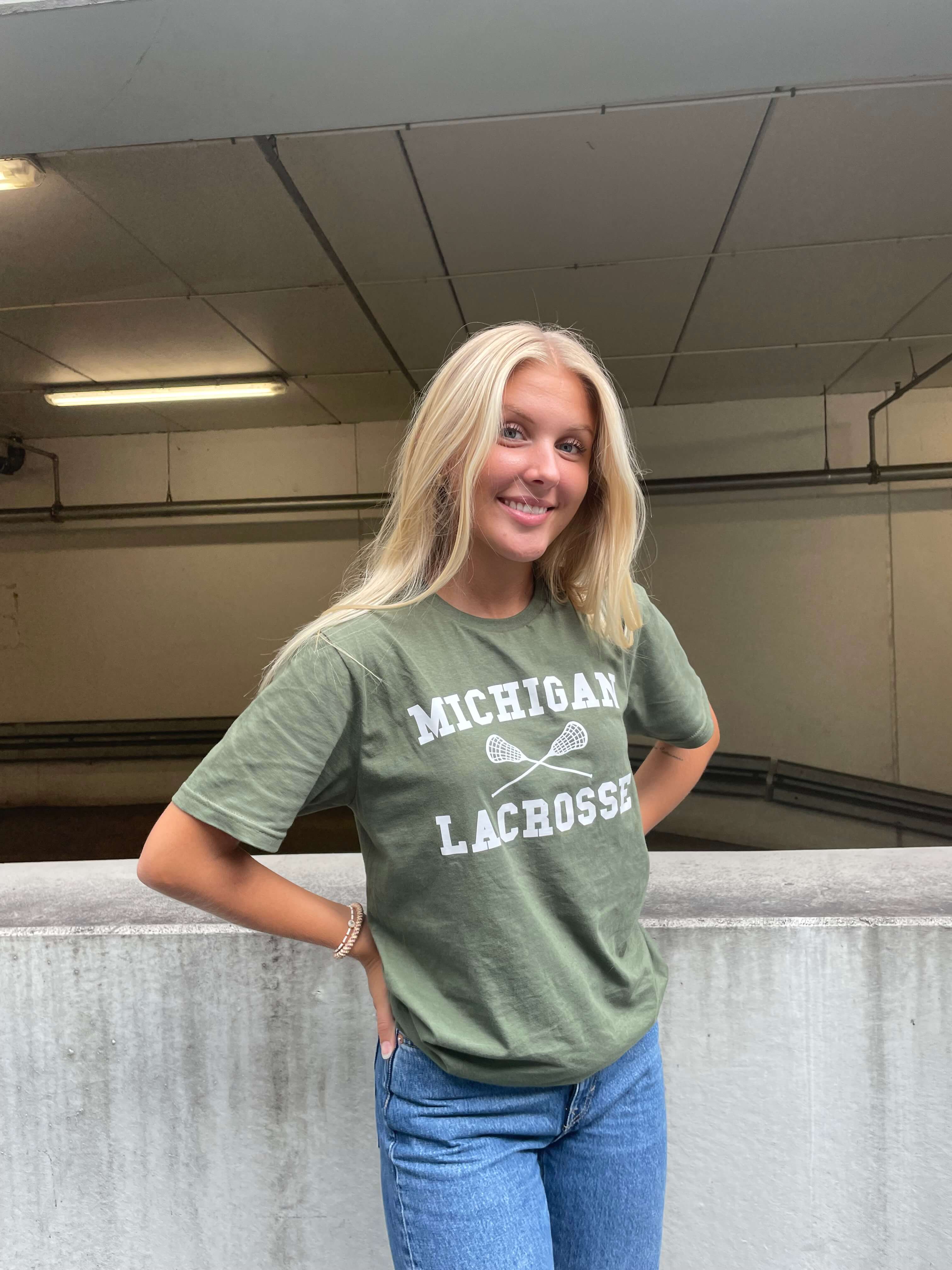 Michigan Lacrosse - Oliven T-Shirt