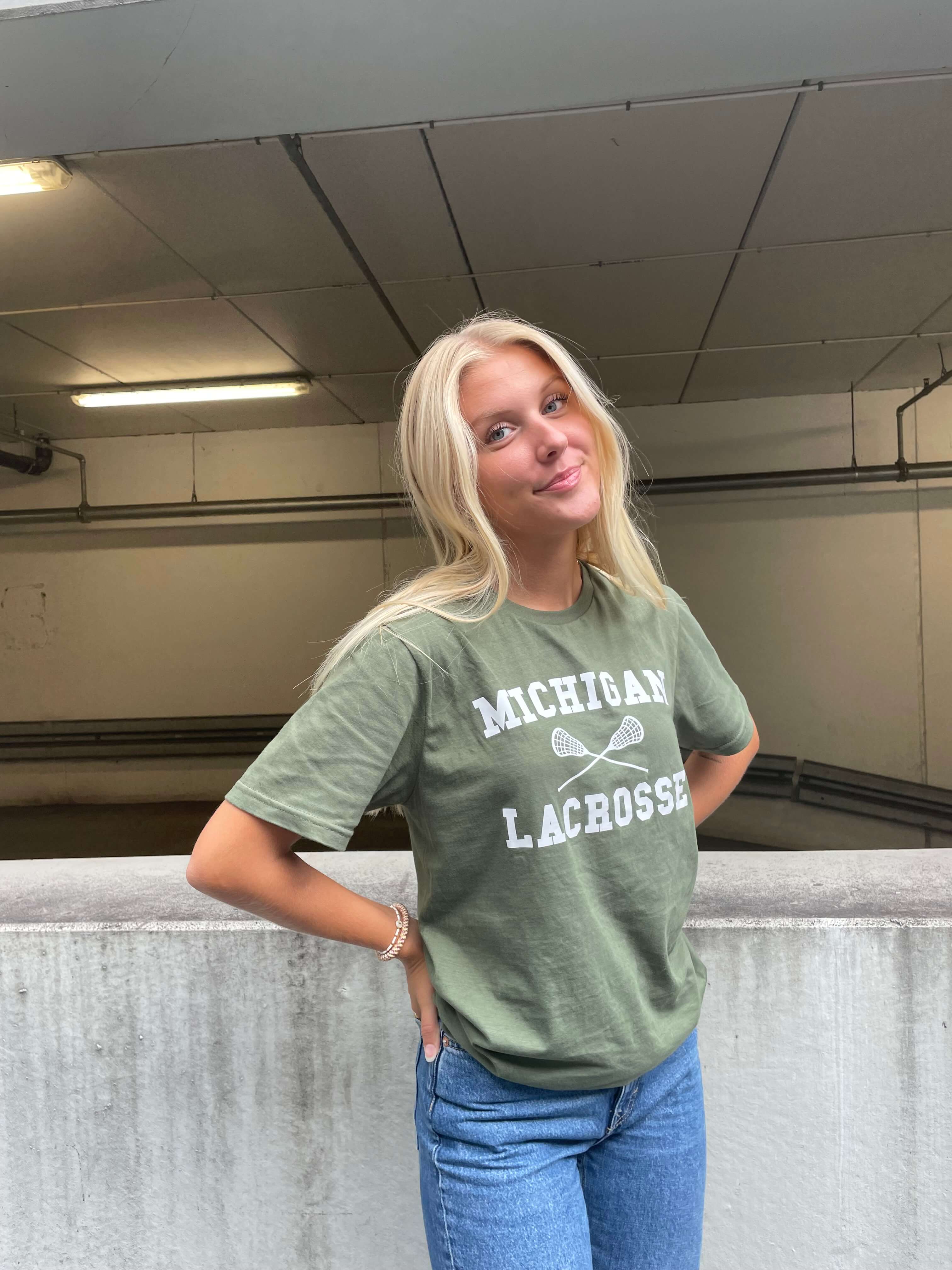 Michigan Lacrosse - Oliven T-Shirt
