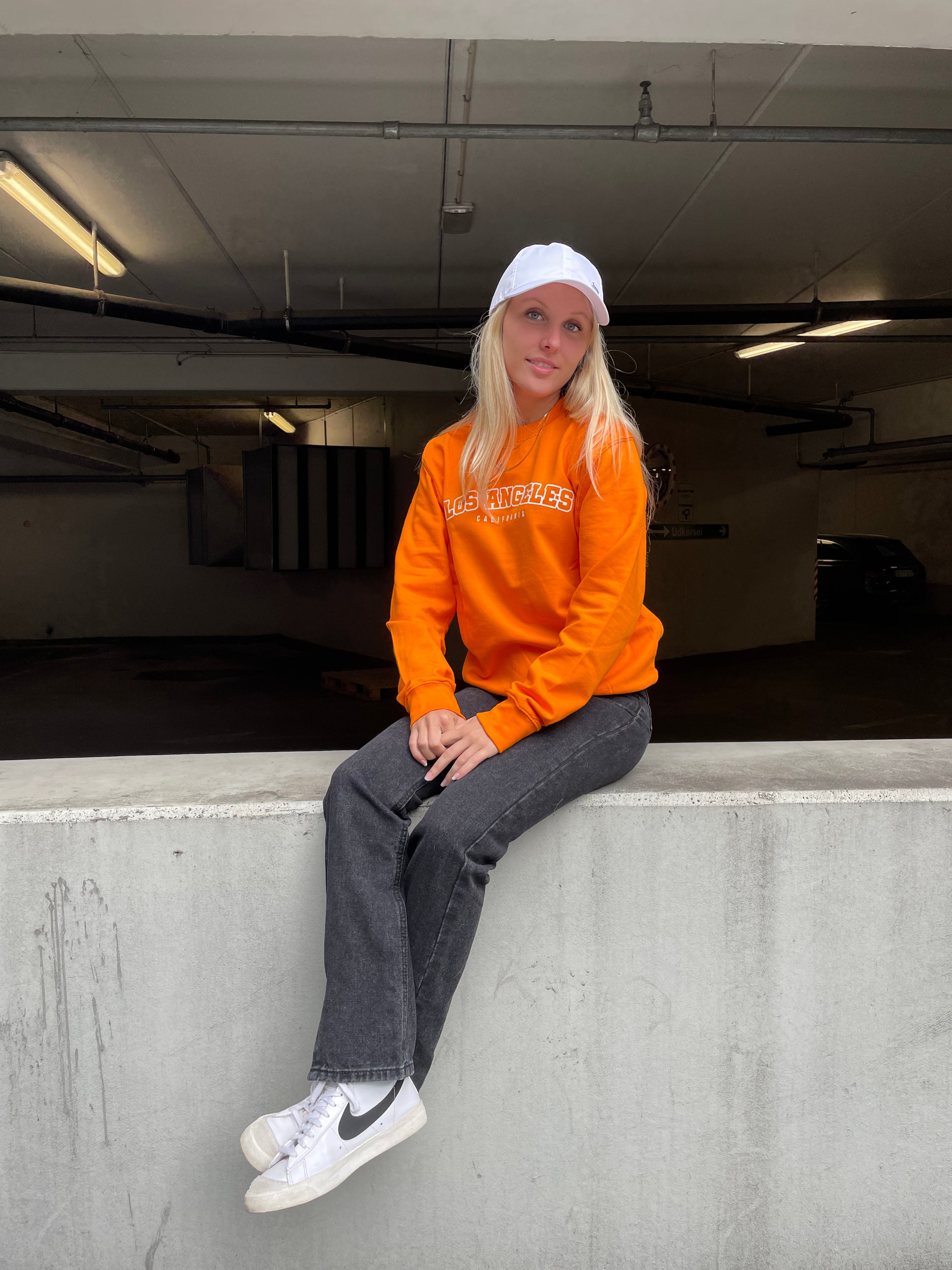 Los Angeles - Orange Sweatshirt